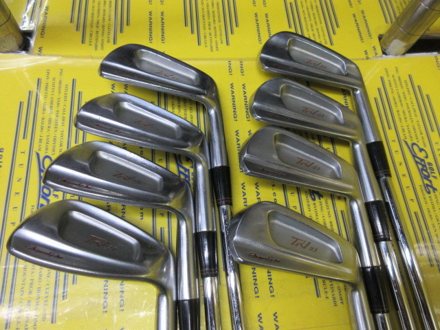 ミズノプロ TN-93の 2番アイアン ミズノプロ TN-93の希少なドライバーと2