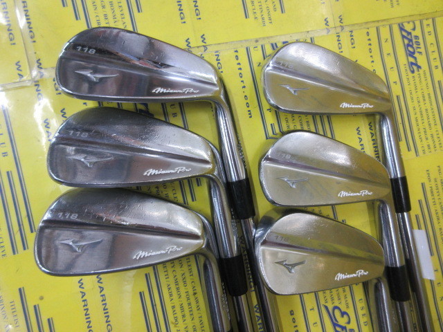 Mizuno Pro 118