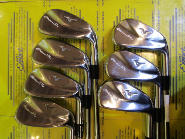 Mizuno Pro 245