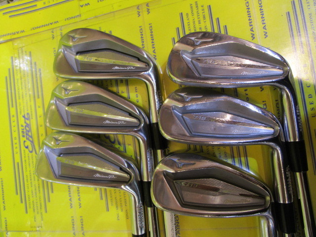 Mizuno Pro 719